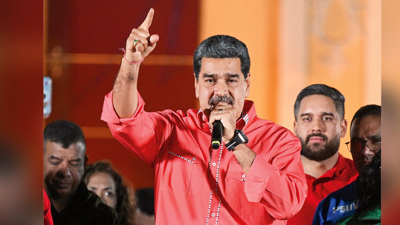 Maduro se quedó sin la millonaria licencia petrolera de Chevron. Ahora podría mirar hacia China. En Estados Unidos, Donald Trump mira con preocupación.