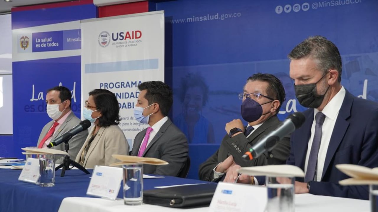 El ministro de Salud y Protección Social, Fernando Ruiz Gómez, presidió el lanzamiento del Observatorio Nacional de Equidad en Salud.