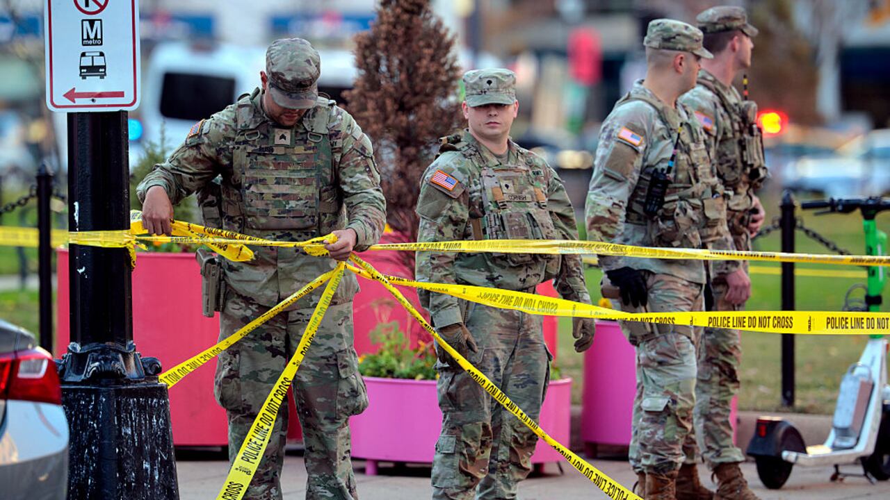 El sospechoso recibió un disparo en la escena del crimen.