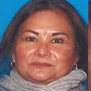 La mujer fue detenida esta semana y uno de los cargos que enfrenta es fraude.