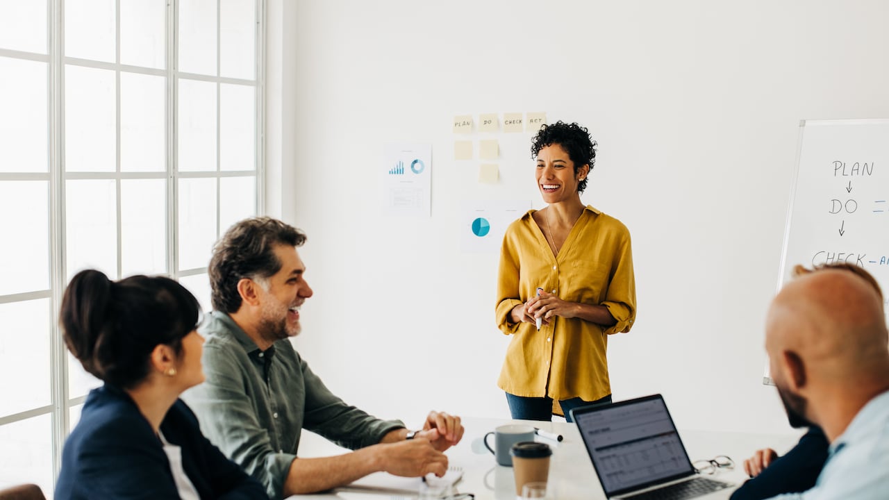 Las reuniones laborales son puntos de encuentro que se hacen tanto presencial como virtual.