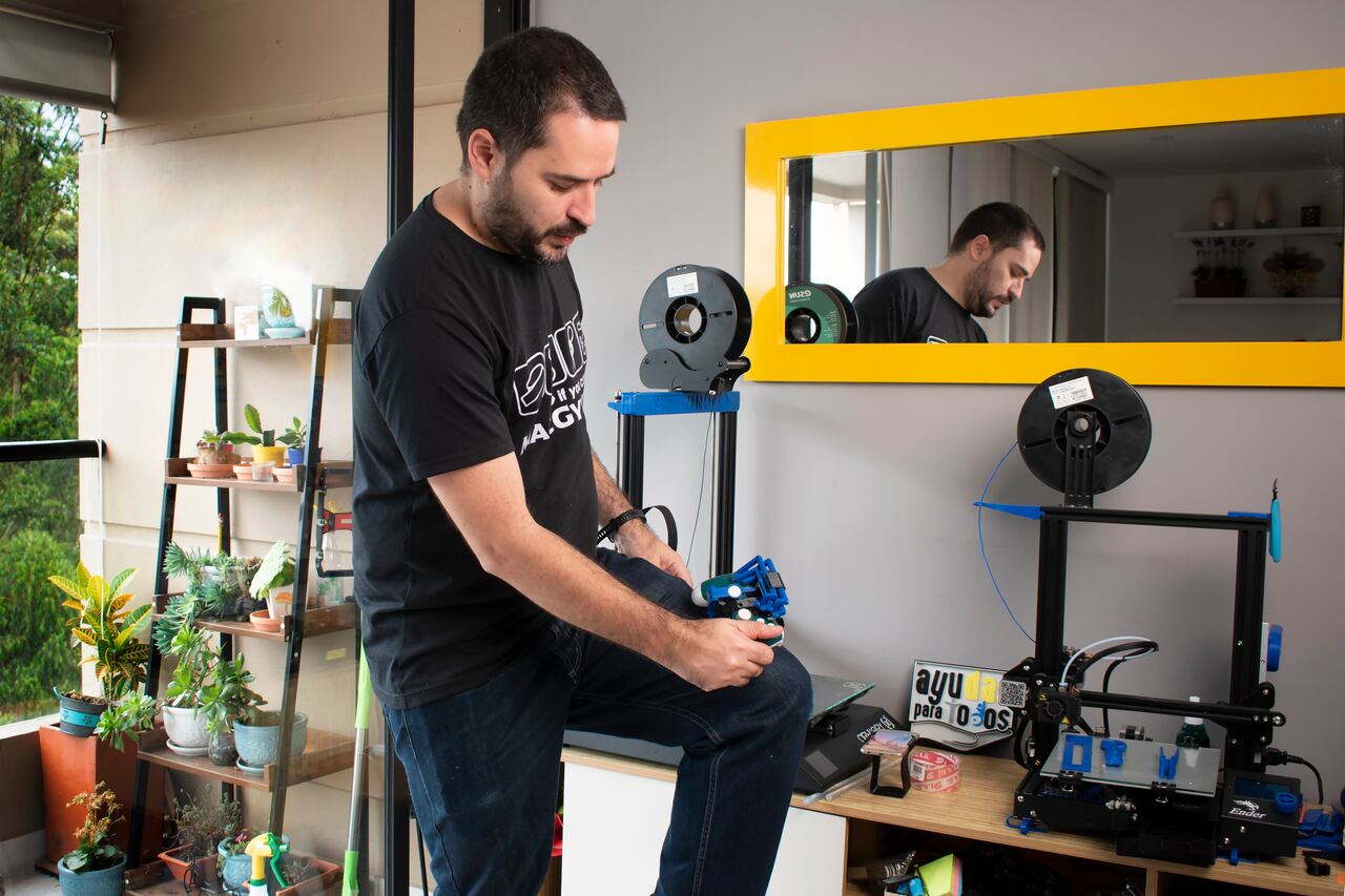 Para Felipe Betancur, el uso de máquinas 3D ha sido una forma de expandir sus diseños para crear más adaptaciones para población en situación de discapacidad