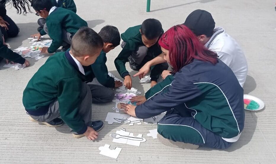 Nestlé por Niños Saludables promueve cinco hábitos de alimentación y vida saludables en niños, cuidadores y docentes.