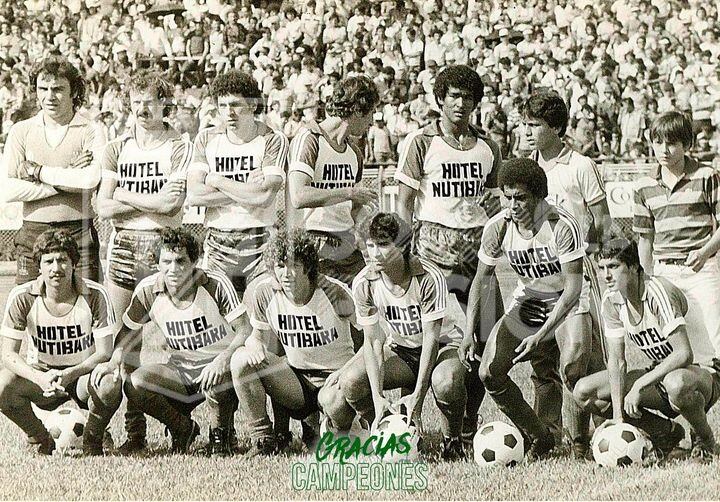 Jairo Taborda, hizo parte del famoso ´kinder de Zubeldía´: Este fue el equipo con el que Oswaldo Juan Zubeldía dijo: “dejo al Nacional arriba y me voy”, inidca la página oficial de Nacional.