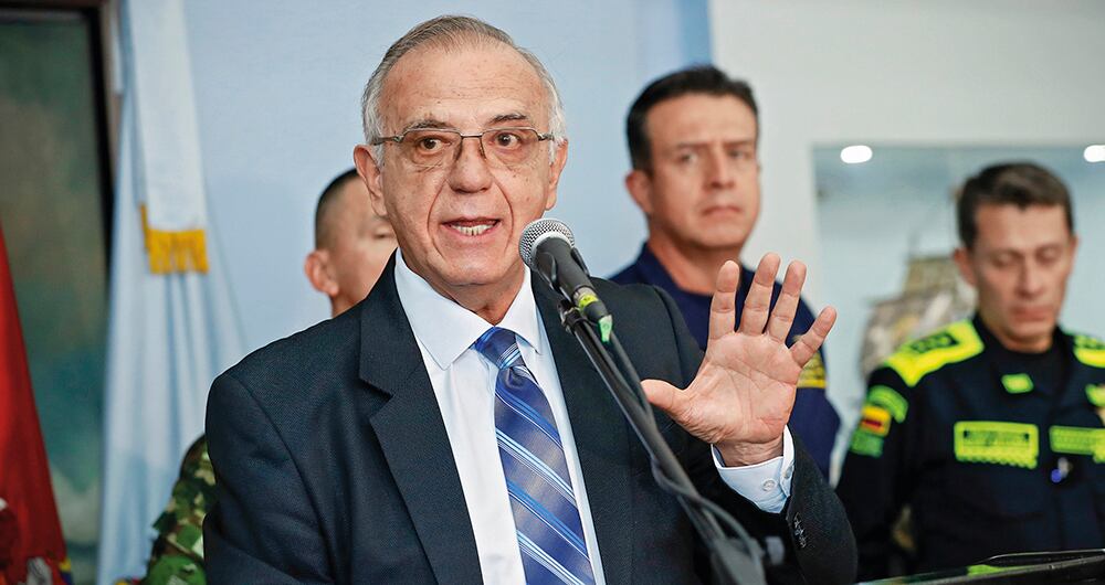 IvÁn VelÁsquez Ministro de Defensa 