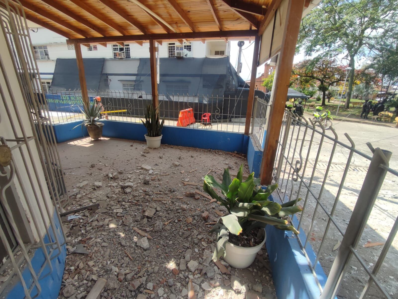 Hostigamiento a la estación de policía de Robles, corregimiento de Jamundí.