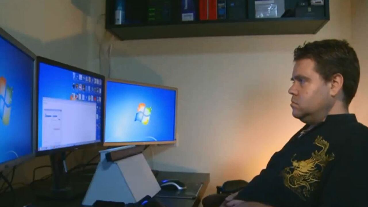 Gal Sont tiene esclerosis lateral amiotrófica, enfermedad visibilizada por la campaña del 'baldado de agua helada'.