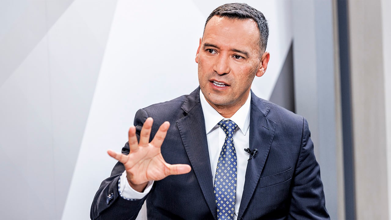El exministro de Defensa Pedro Sánchez conocía los perfilamientos.