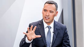 El exministro de Defensa Pedro Sánchez conocía los perfilamientos.