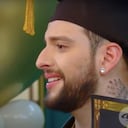 El participante no pudo contener las lágrimas al recibir el diploma