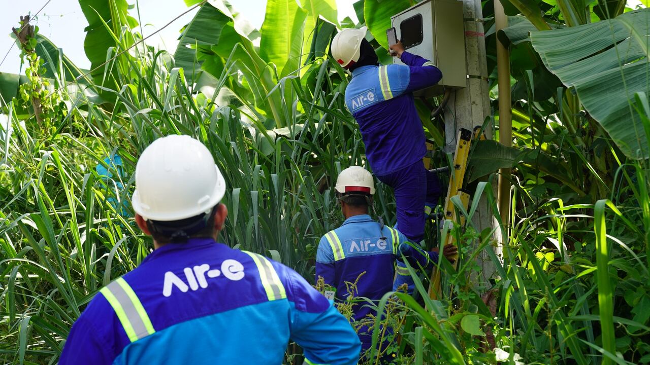 Técnicos de la empresa hicieron los operativos con acompañamiento de autoridades