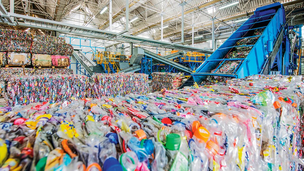 Enka tiene la planta de reciclaje de botellas PET más grande de Suramérica y con una inversión de 40 millones de dólares, busca duplicar esa operación.