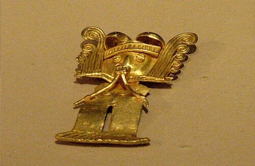 Colgante del Darién, con mil años de antigüedad. Pieza de metalurgia.