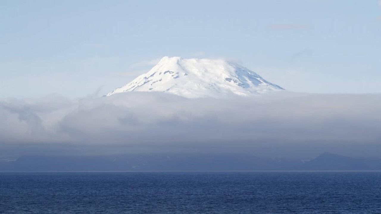 El alud de rocas provocado por el terremoto cubrió parte del glaciar Kjerulf en Jan Mayen.