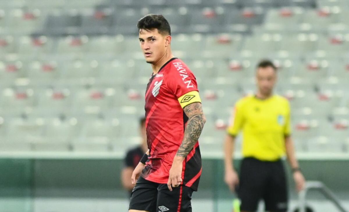 Jader Gentil en su paso por Athletico Paranaense.