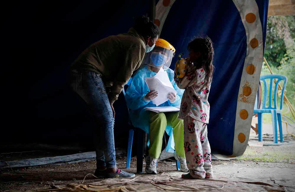Por la pandemia y la intempestiva orden de cancelar todo tipo de reuniones y presentaciones, el circo quedó armado. Hoy, la carpa no solo es el hogar de varios artistas, sino también el de sus familias. Foto: Guillermo Torres SEMANA