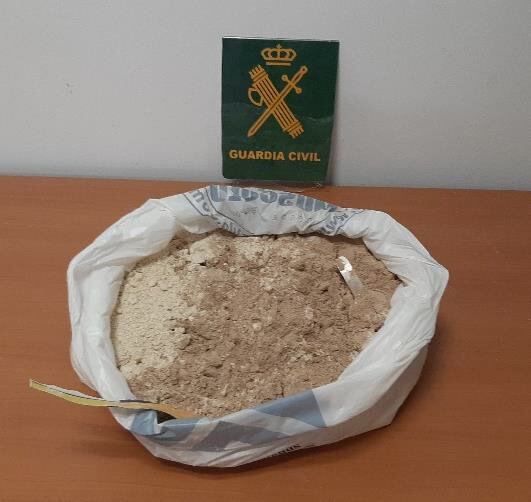 Mezcla de arcilla y éxtasis para crear figuras, que eran exportadas desde España por una red de traficantes colombianos, según la Policía.