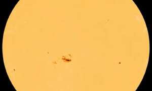 Las imágenes muestran una enorme mancha solar en tiempo real