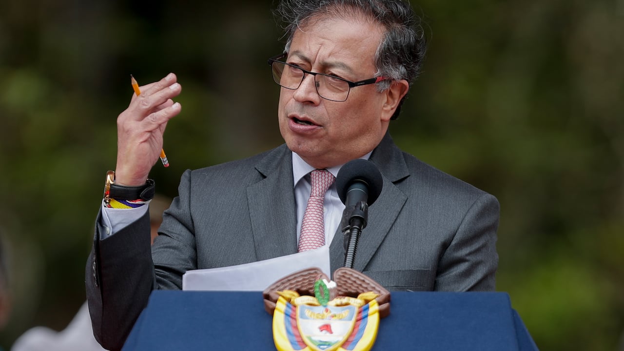 Presidente Gustavo Petro reacciona al retiro de la visa estadounidense.