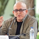 Mientras alias Antonio García, comandante del ELN, asegura que no reclutan menores de edad, esa organización criminal armó hasta los dientes a Andrés. Le dieron un fusil AK-47 (flecha roja) para que se enfrentara contra la fuerza pública.