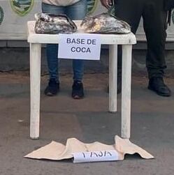 La droga y la faja que llevaba la mujer