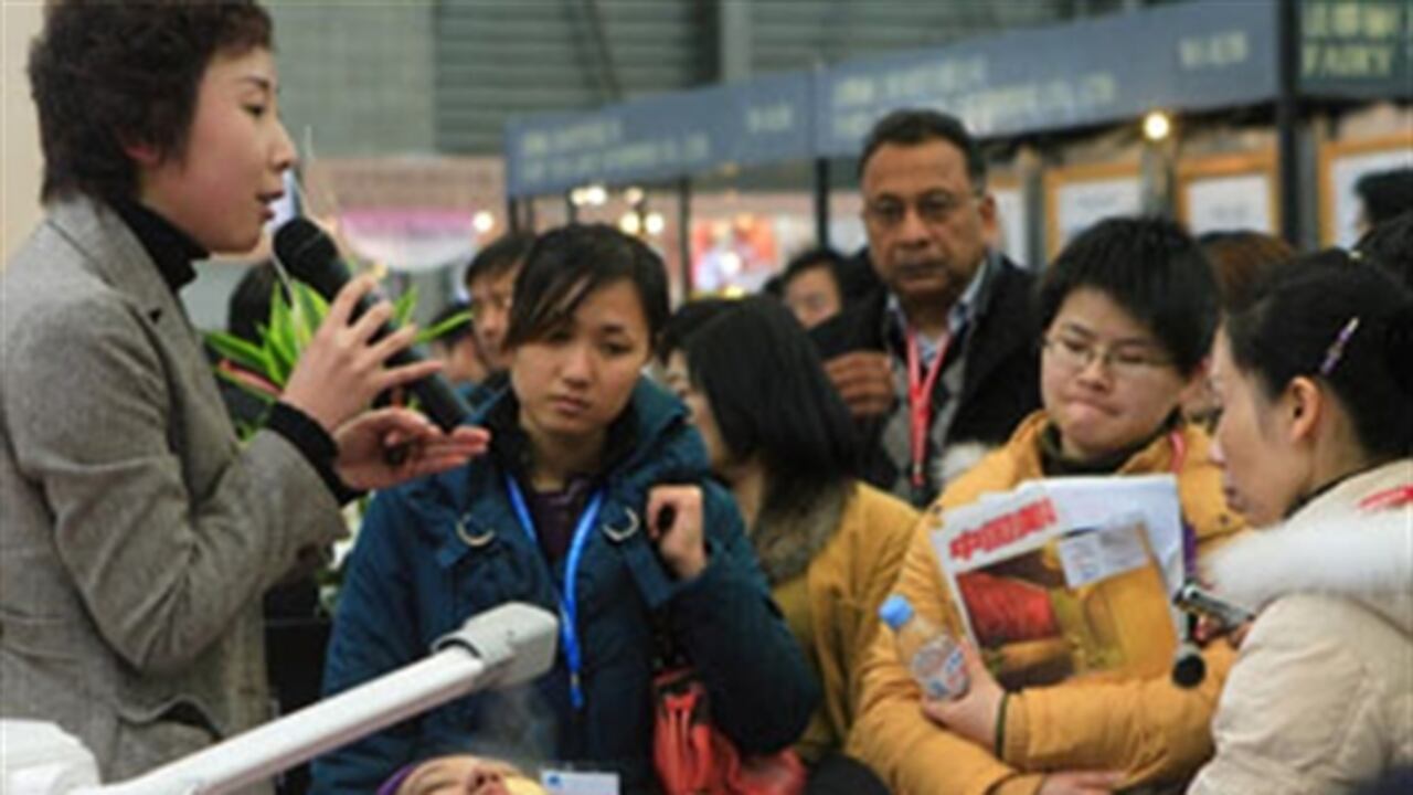 Entre las ferias de cosméticos de mayor reconocimiento a nivel mundial se destaca la Cosmoprof, que tiene ediciones en Asia y Estados Unidos, para mostrar a los empresarios del sector de las tendencias, tecnología y novedades en salud, belleza y bienestar.