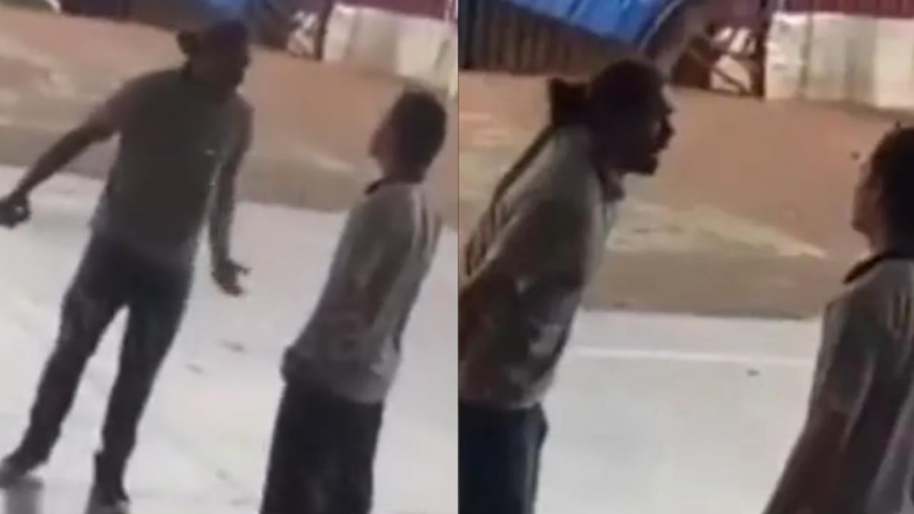 El profesor le llamó la atención al estudiante, según lo que se escucha en el video, por decir groserías.