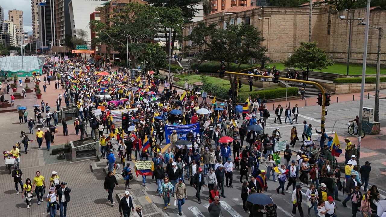 Marcha 23N en contra del Gobierno, a la calle por mi país en Bogotá carrera séptima
