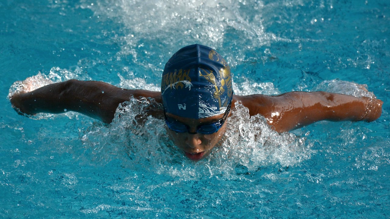 El IDRD invita a los bogotanos a disfrutar de una experiencia acuática con cursos de natación dirigidos a personas entre los 5 y 75 años. Estos son los requisitos para participar.