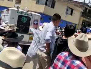 Durante el desfile de carrozas realizado en el Festival del Maíz que celebra el municipio de Chipatá, Santander.