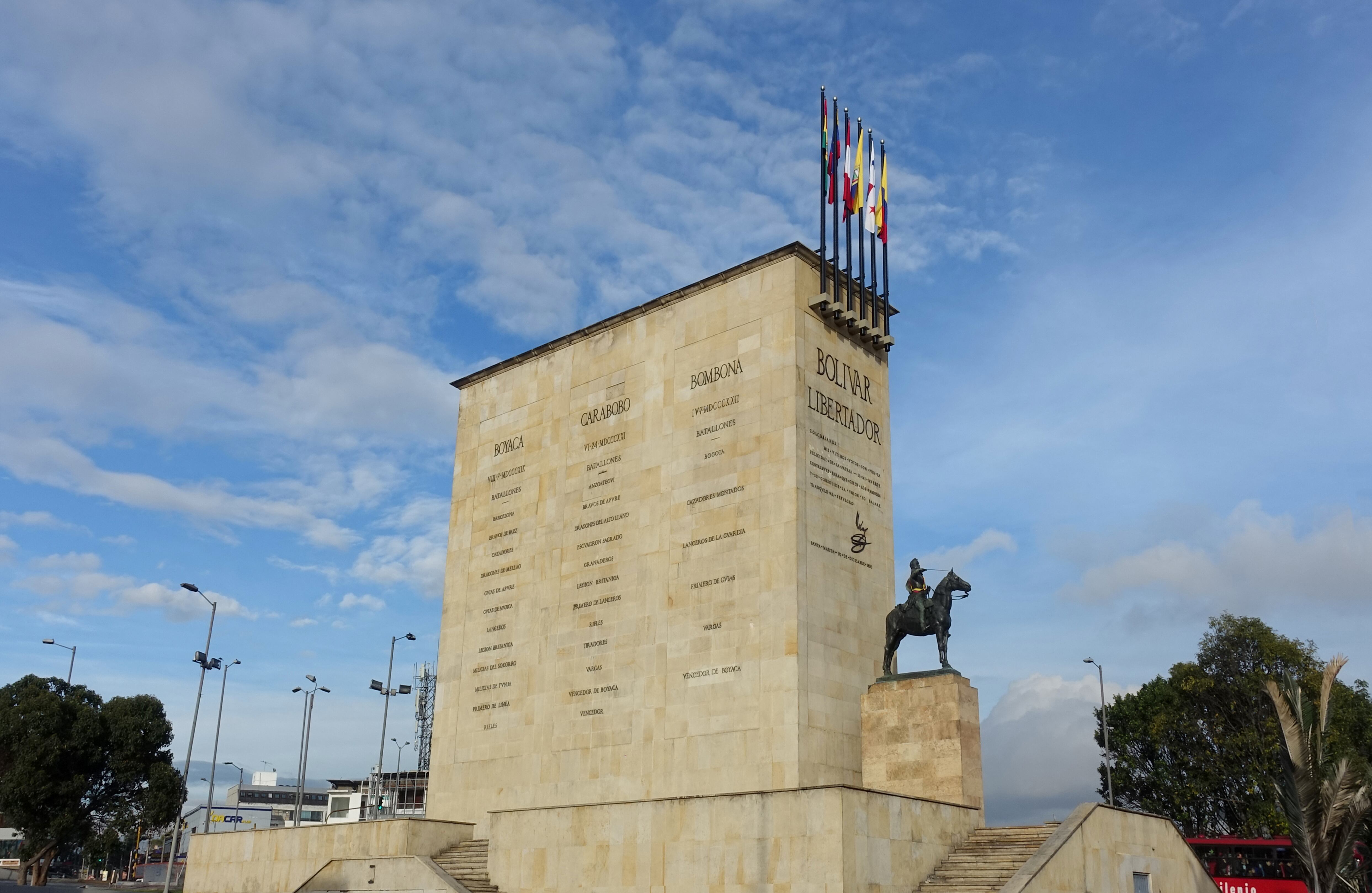 el monumento a Los Héroes