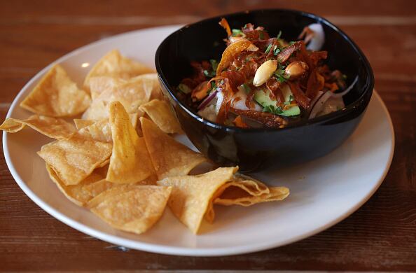 Cuatro países latinoamericanos se disputan el sitio de honor de ser el lugar donde se prepara el ceviche más rico del mundo: Perú, Ecuador, Chile y México.(Steve Russell/Toronto Star via Getty Images)