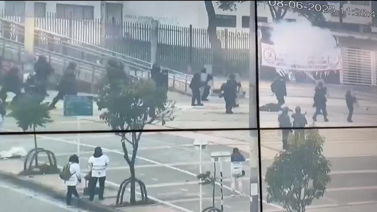 Atención: aterrador momento en el que es herido un policía del Esmad, en la Universidad Nacional.