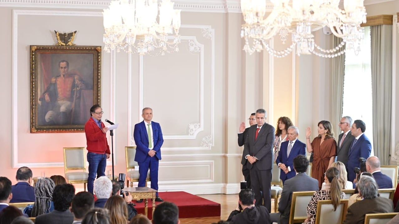 El presidente Gustavo Petro advirtió este lunes que la esencia del proyecto de reforma a la salud que cursa en el Congreso de la República no cambia pese a que al ministerio del ramo llega un nuevo titular, Guillermo Alfonso Jaramillo, quien reemplazó a Carolina Corcho.