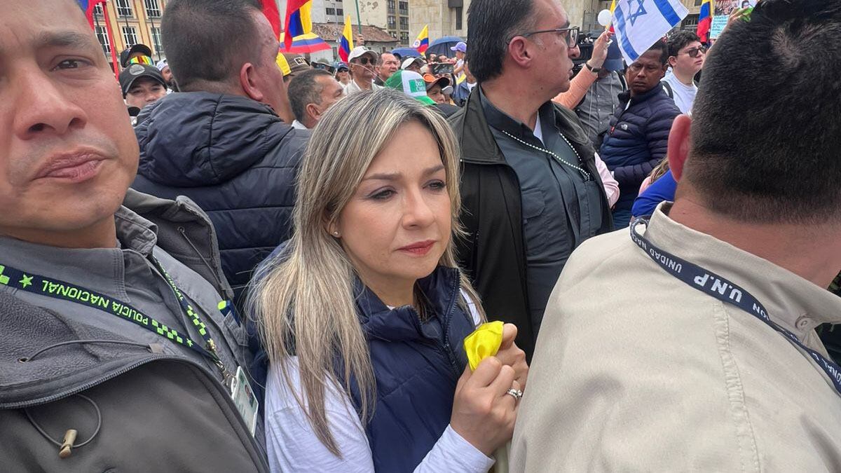 Marcha del silencio, Vicky Dávila en la Plaza de Bolívar