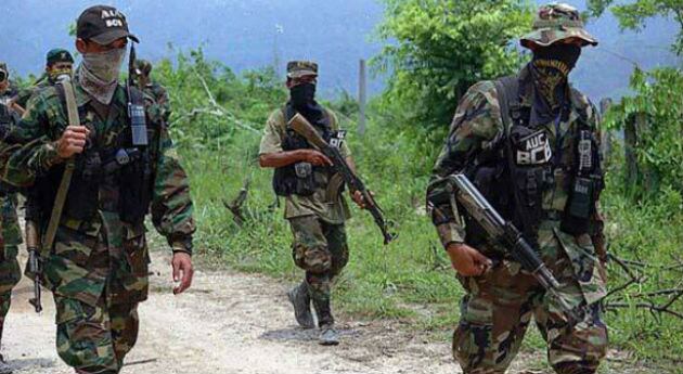 La senadora Piedad Córdoba asegura que la expropiación fue "legalizada" por paramilitares