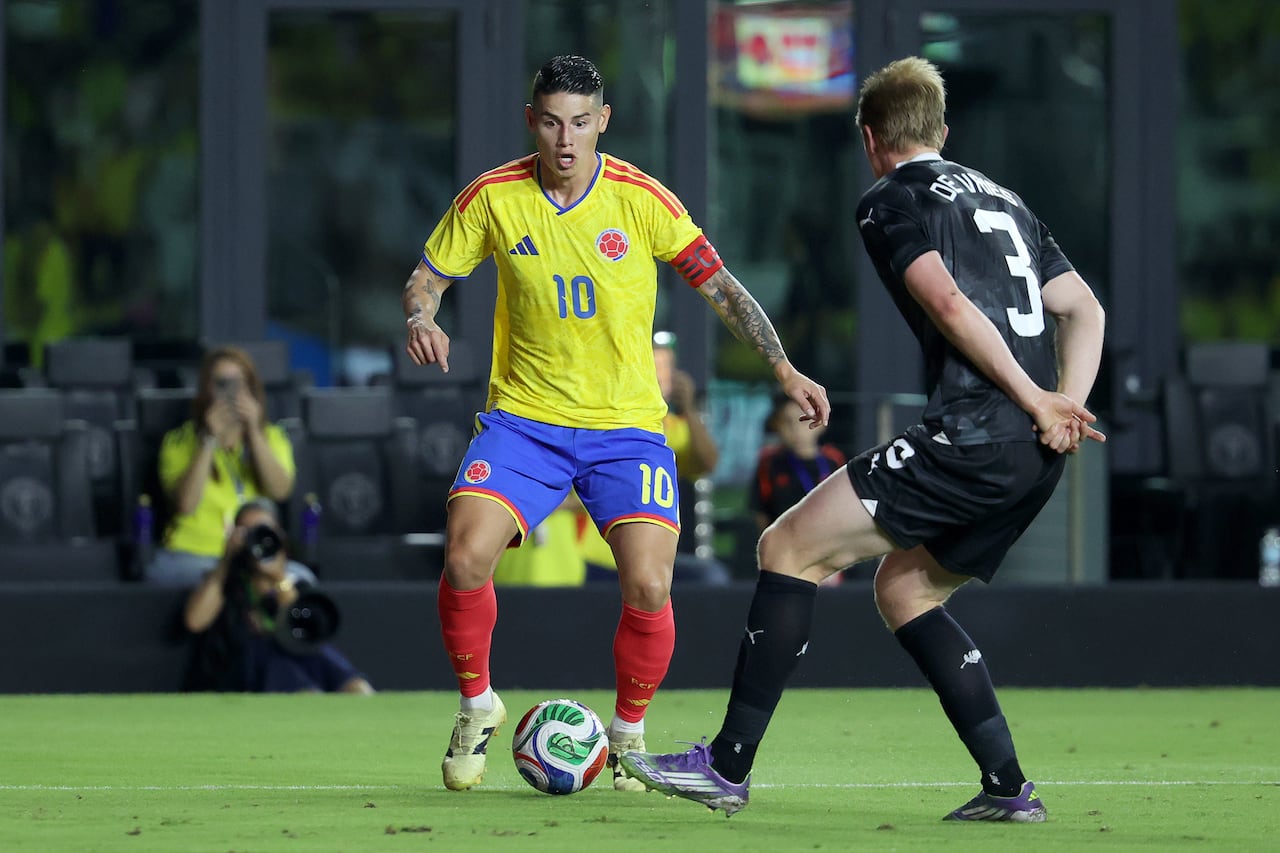 Mientras tanto, James Rodríguez se desempeña con la Selección Colombia.