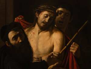 Una pintura del maestro italiano Caravaggio, 'Ecce Homo', se exhibe en el Museo del Prado, en Madrid, en mayo de 2024.