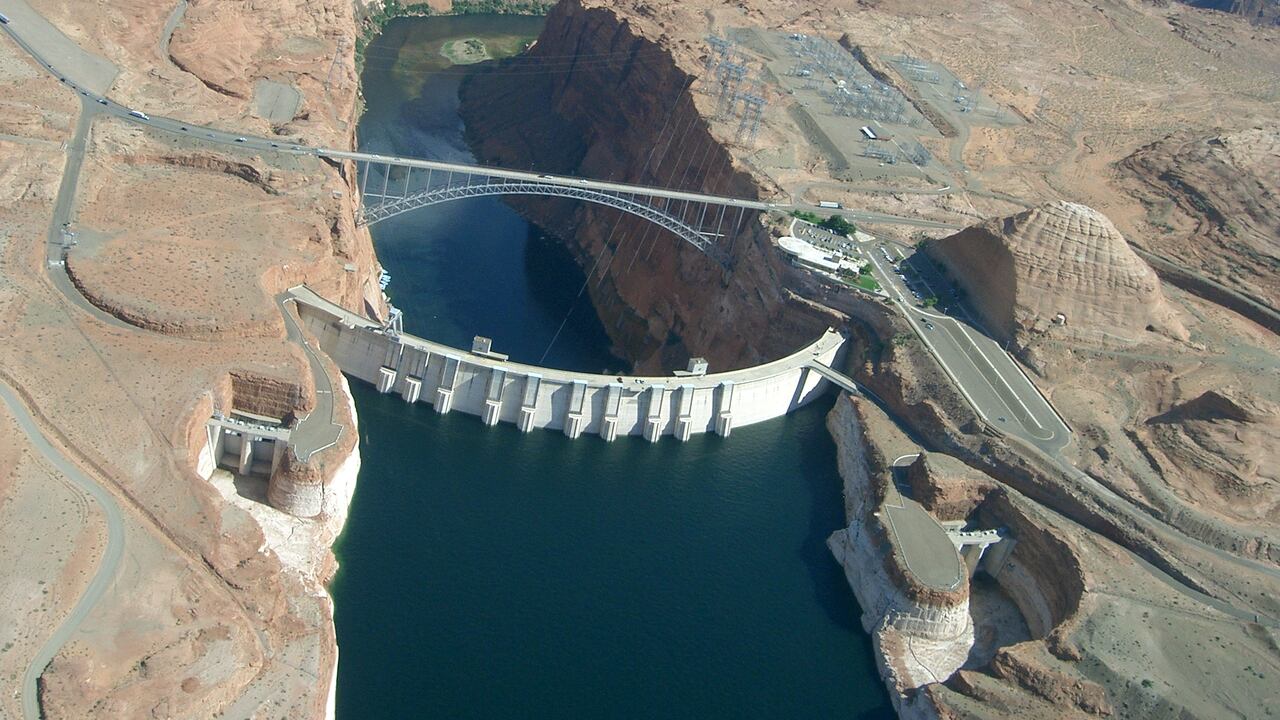 Presa del Cañón de Glen en el río Colorado