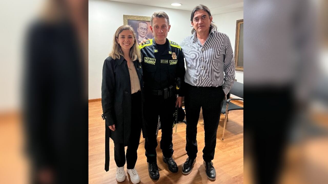 Gustavo Bolívar se reunió con el director de la Policía, el mayor general Henry Sanabria.