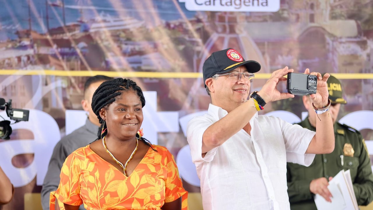 La vicepresidenta, Francia Márquez, y el presidente, Gustavo Petro.