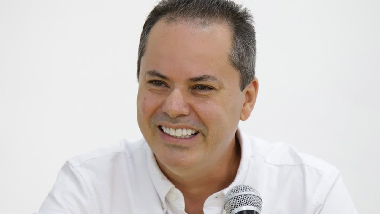 Carlos Salazar, director saliente de la UAEGBS.