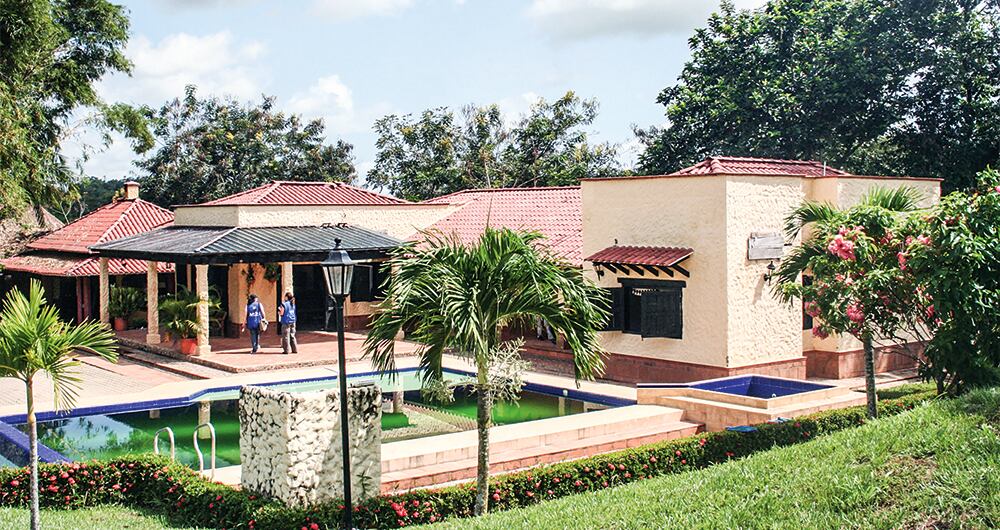     Lujosas propiedades han sido mal manejadas por la SAE.