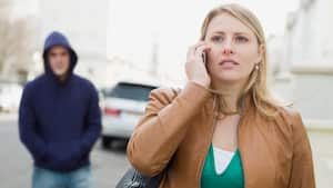 El teléfono suele guardar información privada y datos financieros, que podrían terminar en manos de los delincuentes.