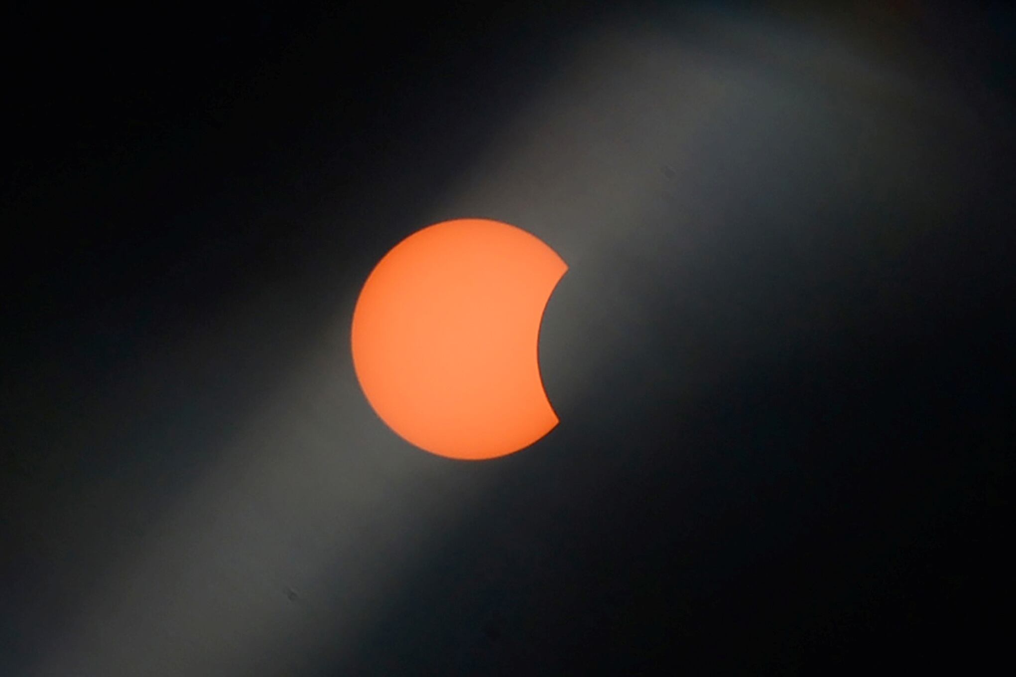 En imágenes : Eclipse solar híbrido
