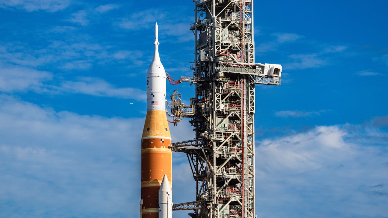 Se busca probar y validar los sistemas de la nave Orion, del cohete SLS y de los sistemas de apoyo en tierra, asegurando que sean seguros y eficientes para futuras misiones.