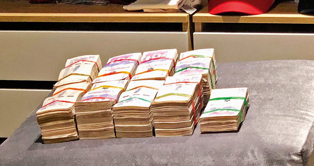 Dinero incautado a alias Fritanga durante su captura.