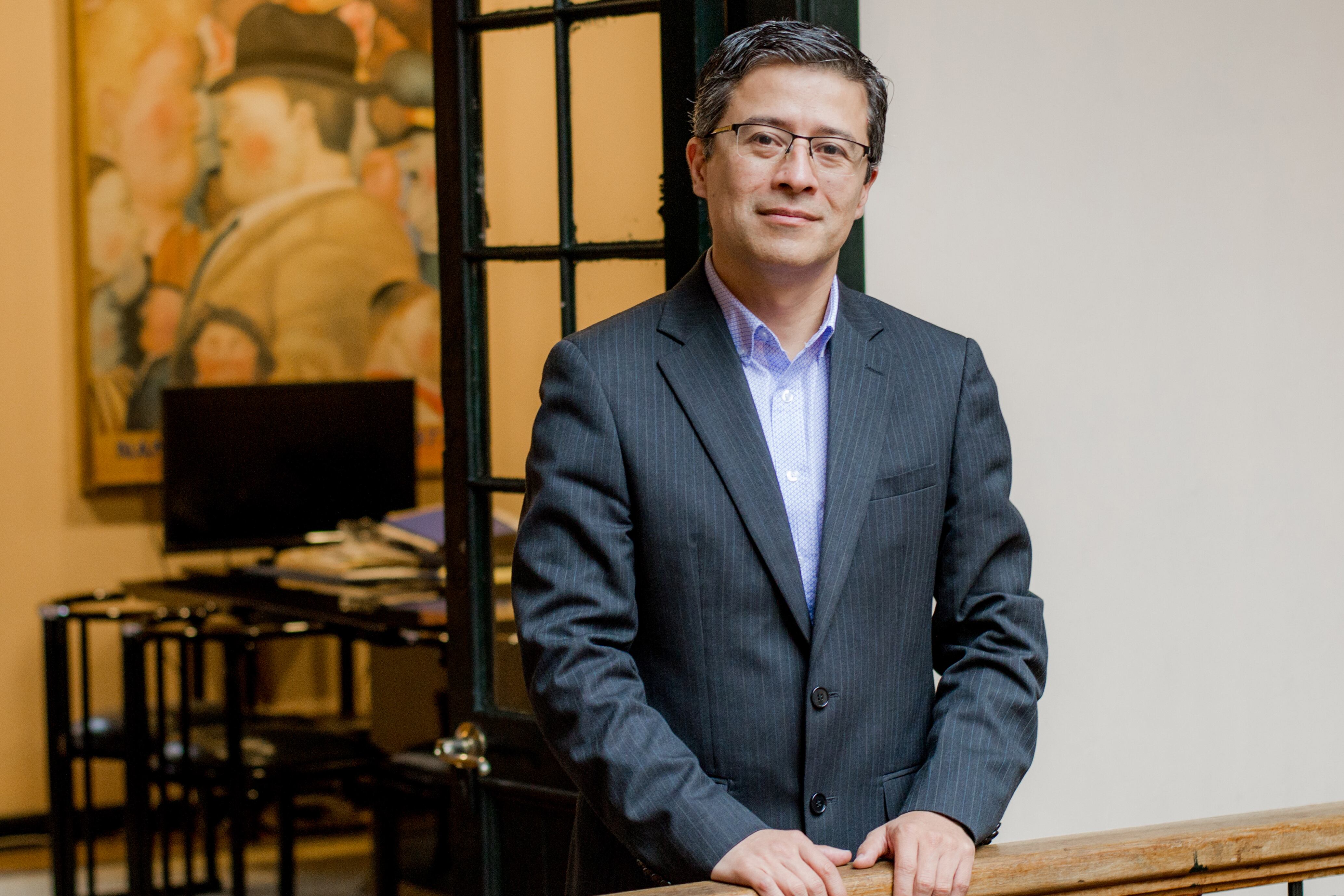 René Segura trabajó de la mano con Gloria Zea durante 16 años en la Fundación Camarín del Carmen y en el Museo de Arte Moderno de Bogotá. Cortesía: Ópera de Colombia