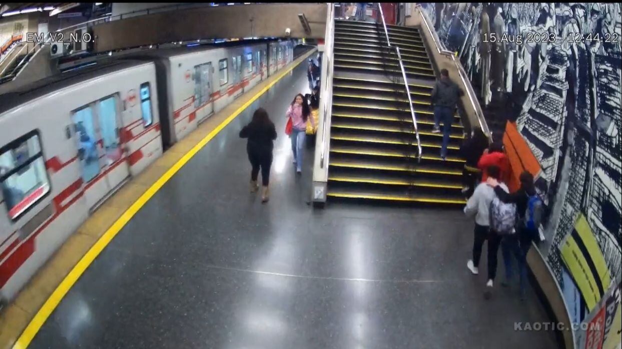 Hasta el momento no se han entregado datos de la identidad de la persona que tomó esta lamentable decisión