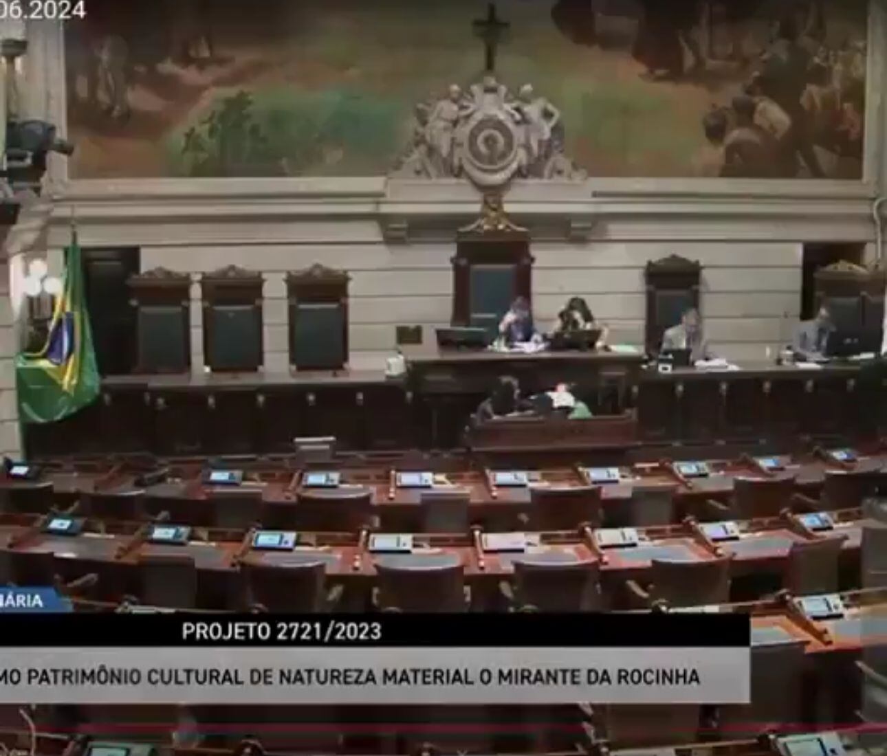 La sesión se estaba llevando a cabo en la Asamblea cuando ocurrió el bochornoso incidente